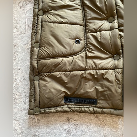 Via Delle Rose #VDR Women’s Puffer - Picture 2 of 8